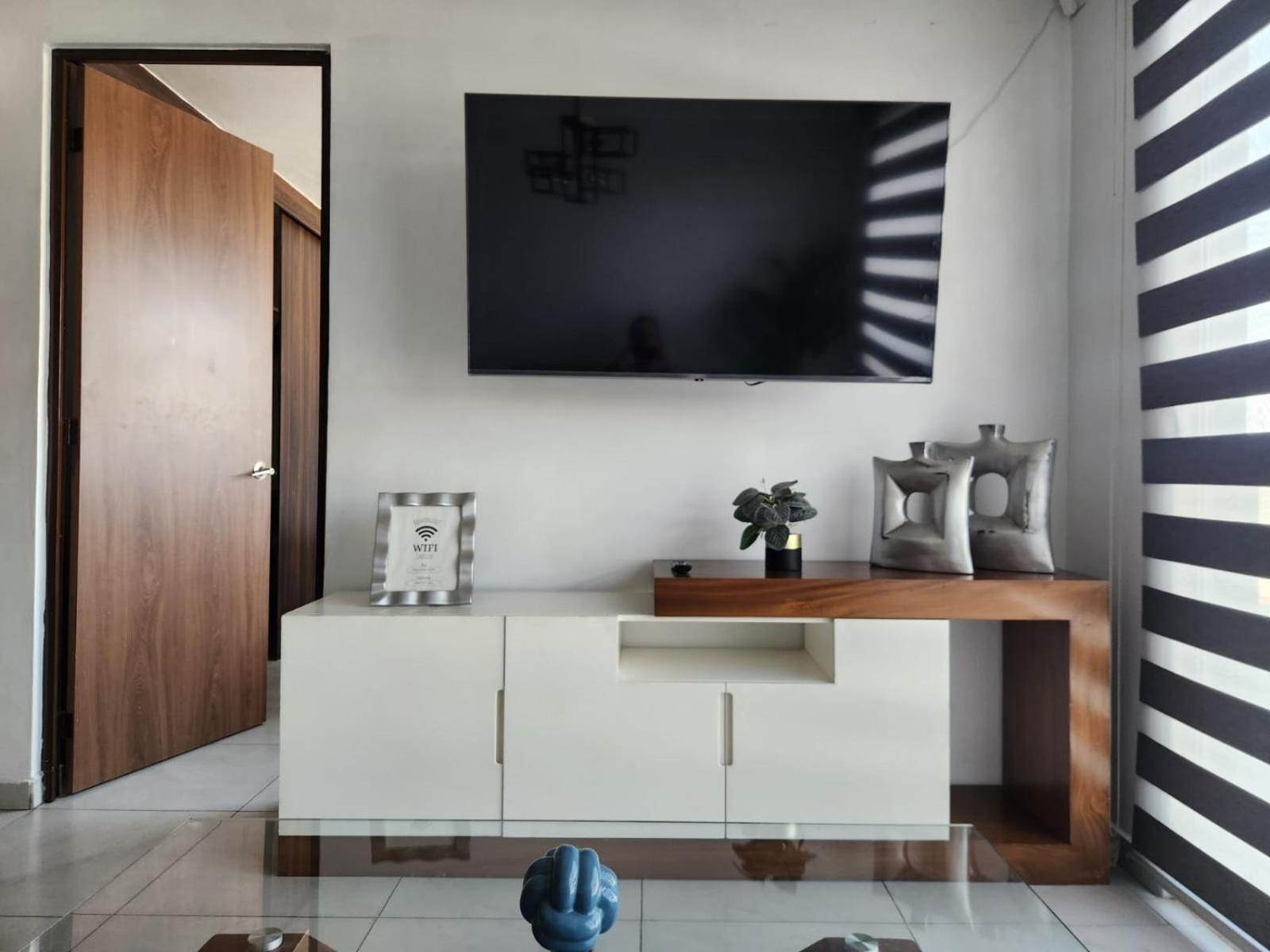 Апартаменты Departamento Nuevo Y Centrico Con Ambiente Familiar En Гвадалахара Экстерьер фото